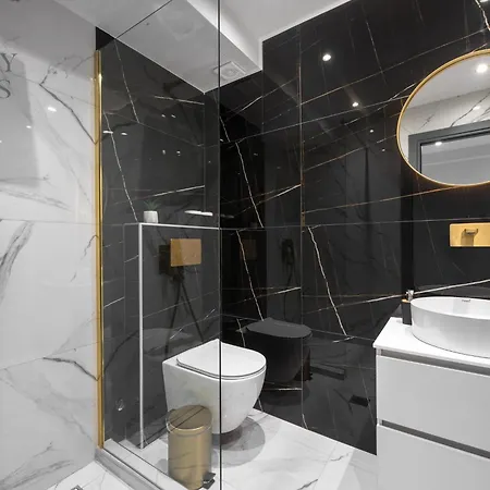 Maison Cristal, The Luxury
