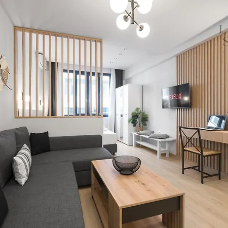 Maison Cristal, The Luxury Apartment *