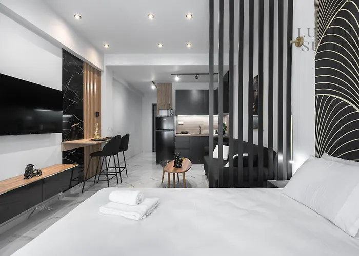 Maison Cristal, The Luxury
