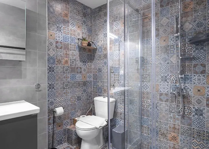 Maison Cristal, The Luxury