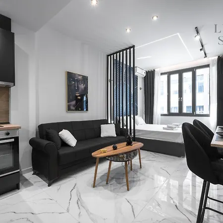 Maison Cristal, The Luxury *