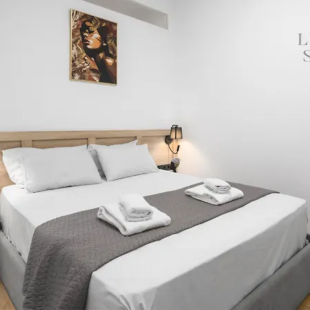 Maison Cristal, The Luxury