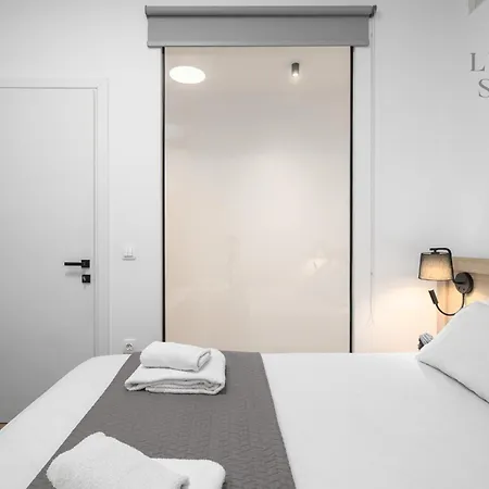 Maison Cristal, The Luxury Apartment *