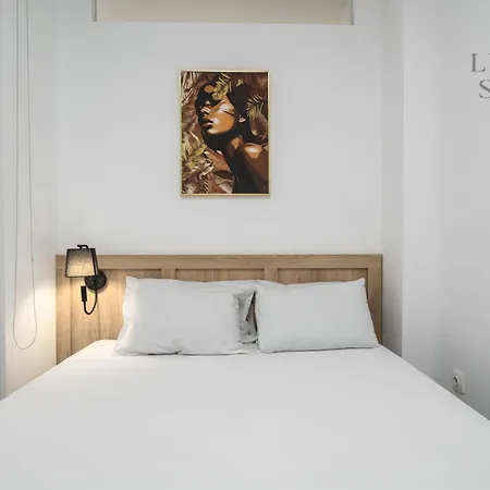 Maison Cristal, The Luxury Apartment