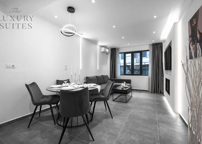 Maison Cristal, The Luxury