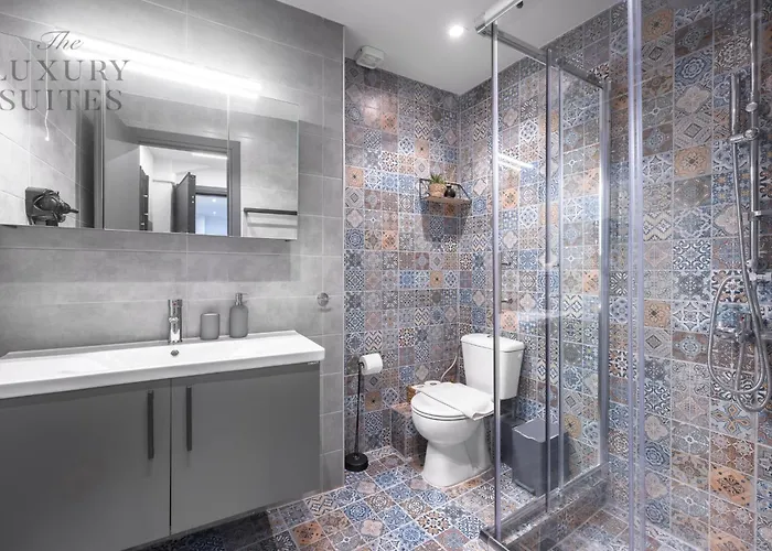 Maison Cristal, The Luxury *